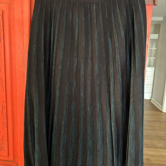 Misook 2 Pc Knit Suit Green And Black Cardigan and pleated skirt Size Large NEW - Picture 14 of 16